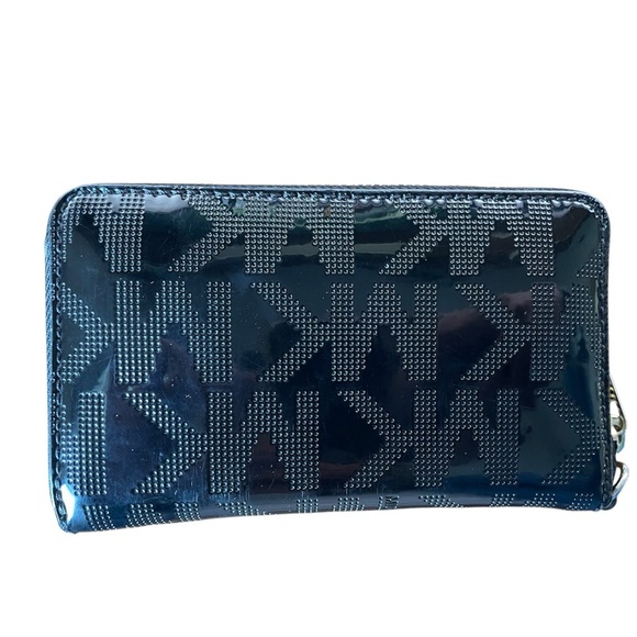 Michael Kors Black Patent Logo Zip Wallet - Picture 2 of 3